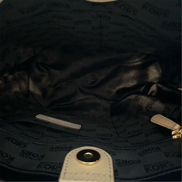 Michael Kors Jet Set Medium Black Patent Leather Tote Shoulder Handbag - Picture 7 of 10